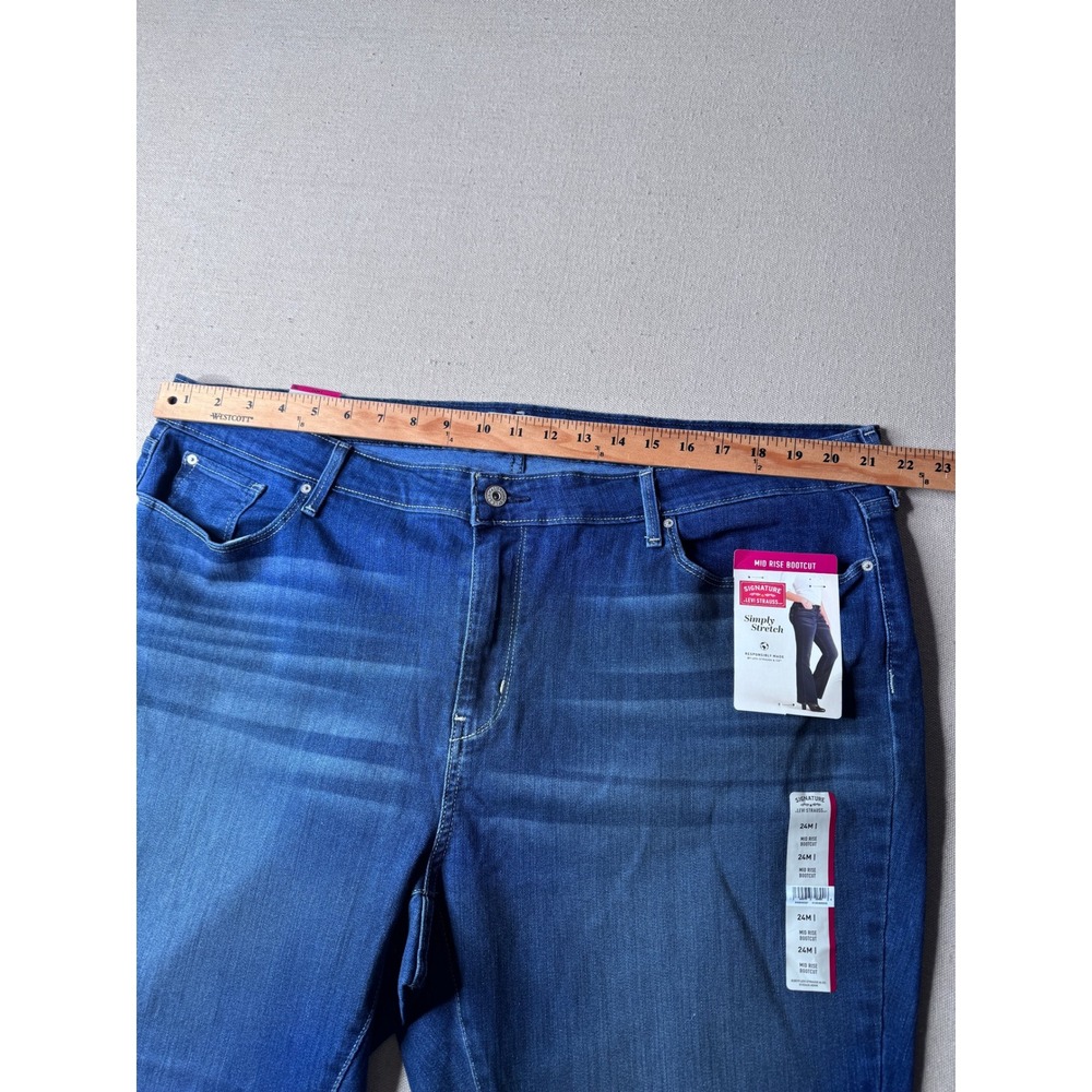 Signature by Levi Women Plus Size 24 Mid Rise‎ Bootcut Jeans Simply Stretch - Picture 4 of 9